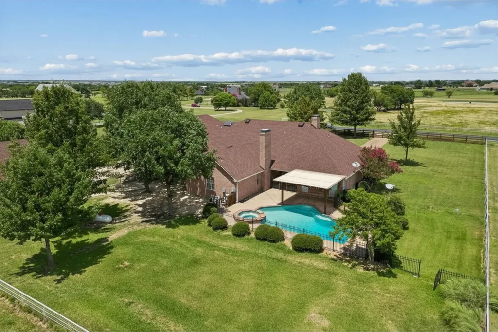 2176 English Road Rockwall TX 75032