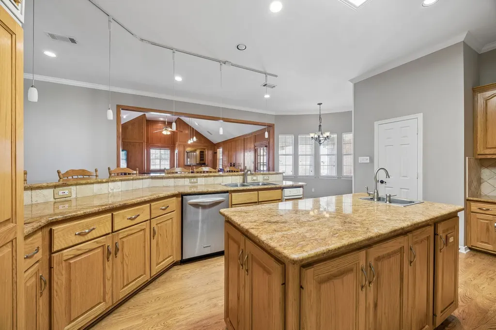 2176 English Road Rockwall TX 75032