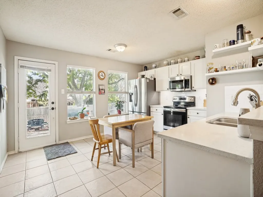 1036 Summit Drive Justin TX 76247