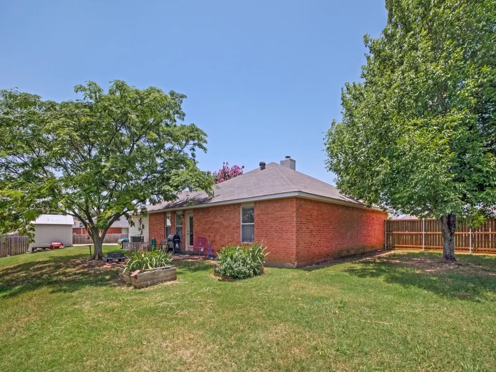 1036 Summit Drive Justin TX 76247