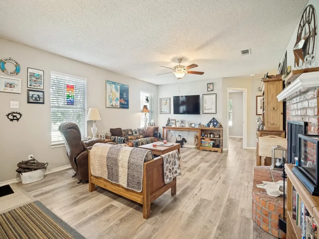 1036 Summit Drive Justin TX 76247