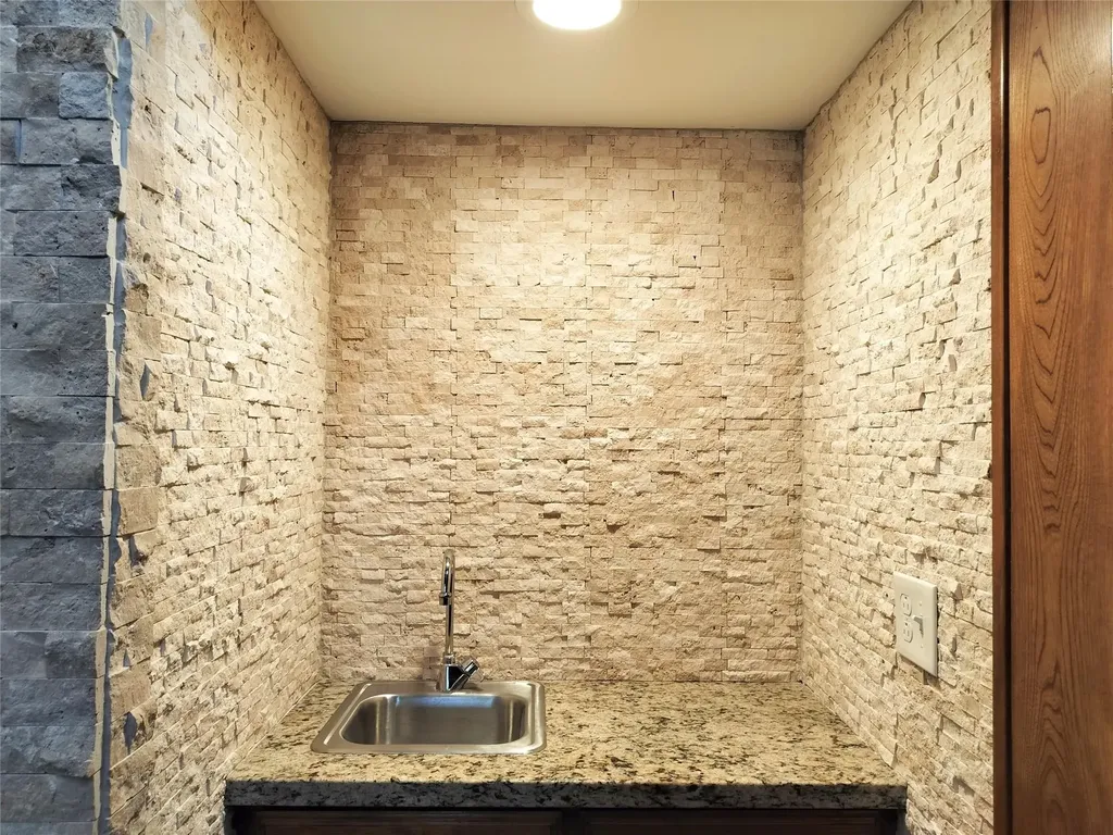 2110 Teton Carrollton TX 75006