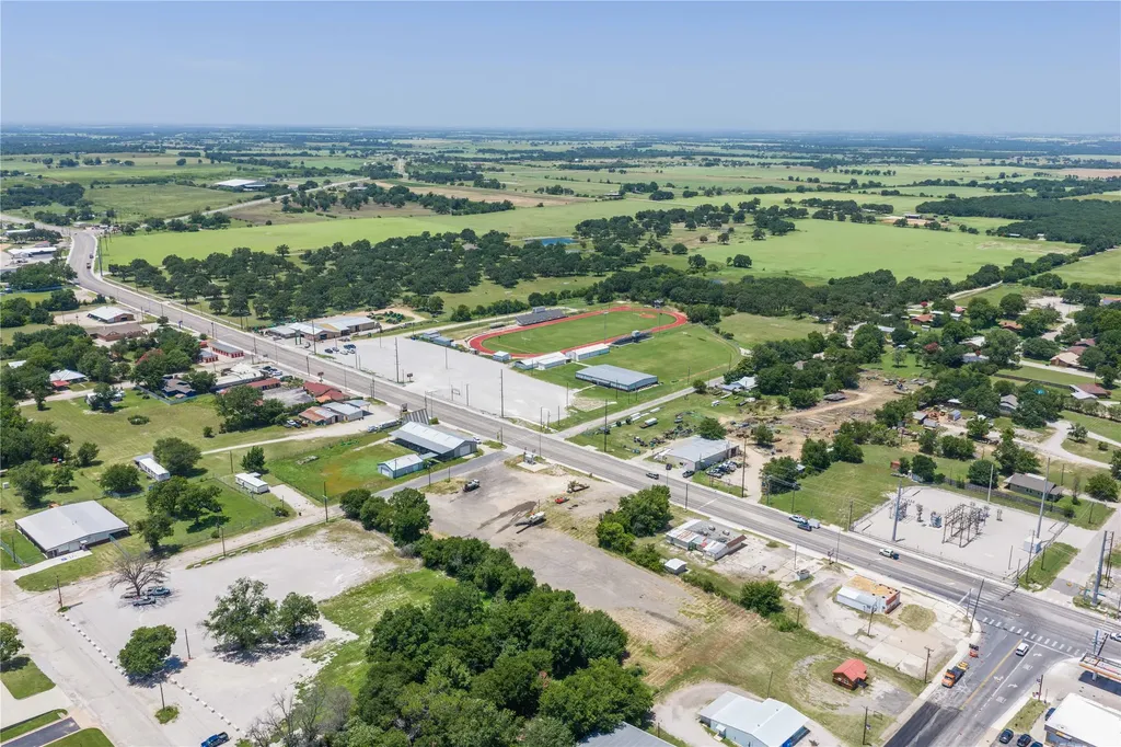 208 W Navarro Avenue De Leon TX 76444