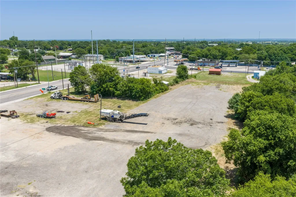 208 W Navarro Avenue De Leon TX 76444