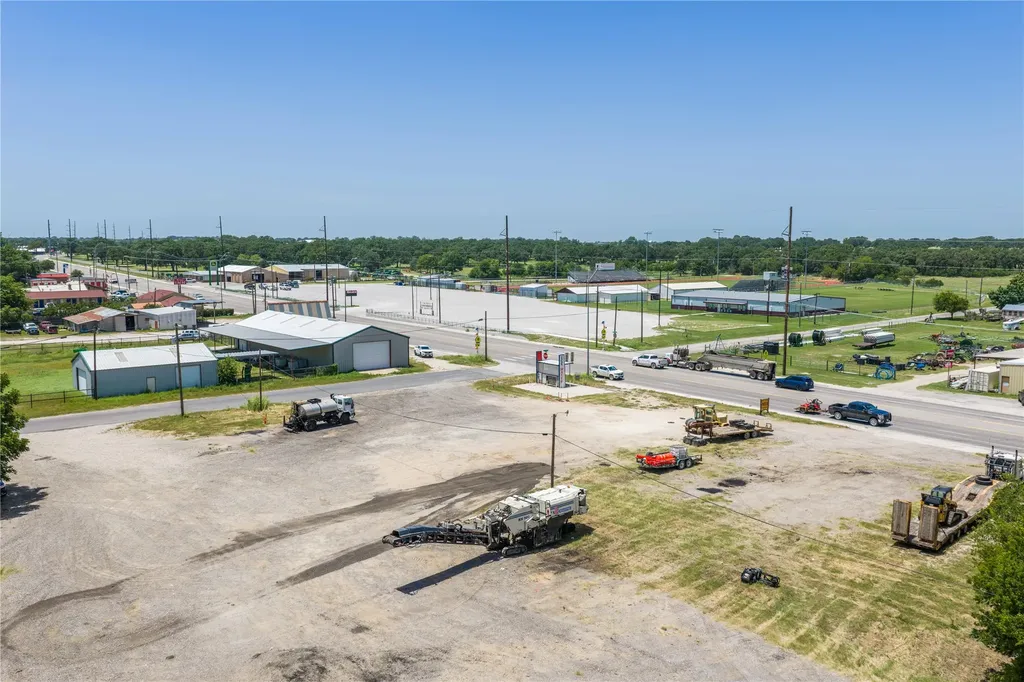 208 W Navarro Avenue De Leon TX 76444