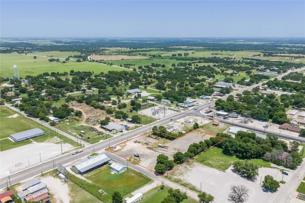 208 W Navarro Avenue De Leon TX 76444