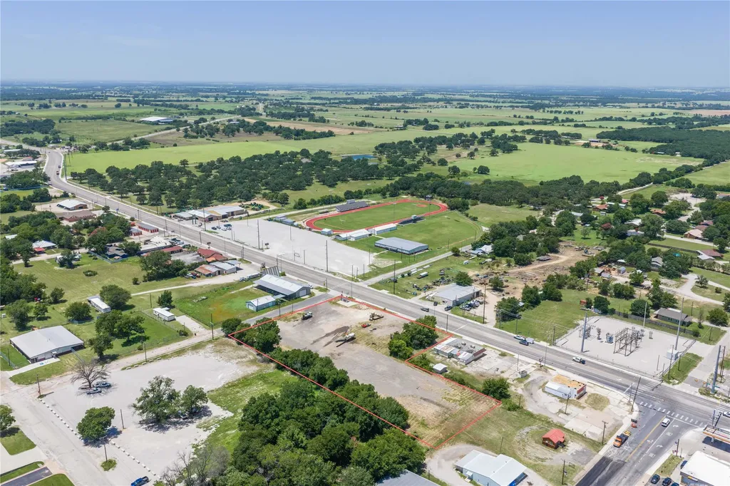 208 W Navarro Avenue De Leon TX 76444