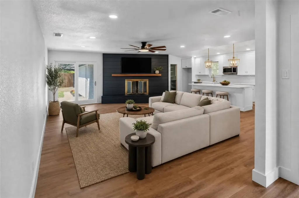 1708 High Point Circle Garland TX 75041
