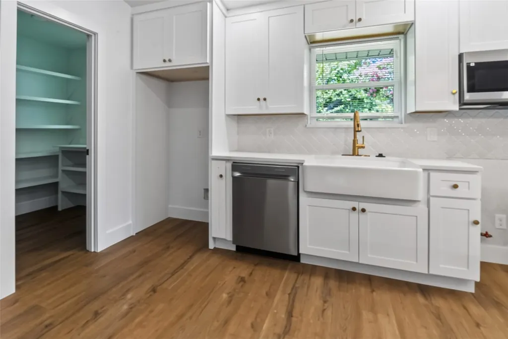 1708 High Point Circle Garland TX 75041