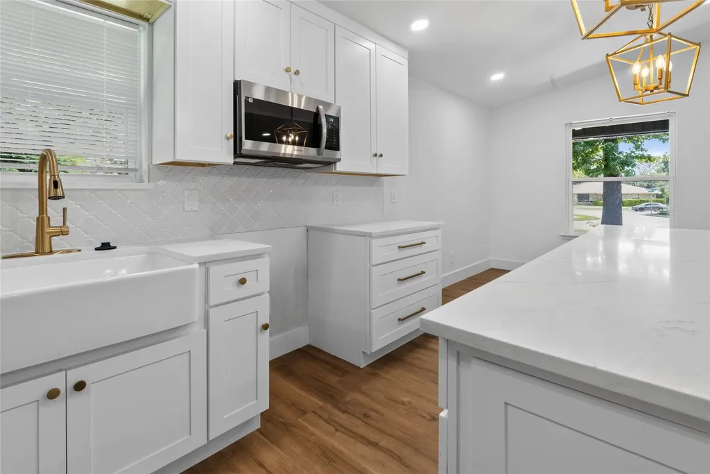 1708 High Point Circle Garland TX 75041
