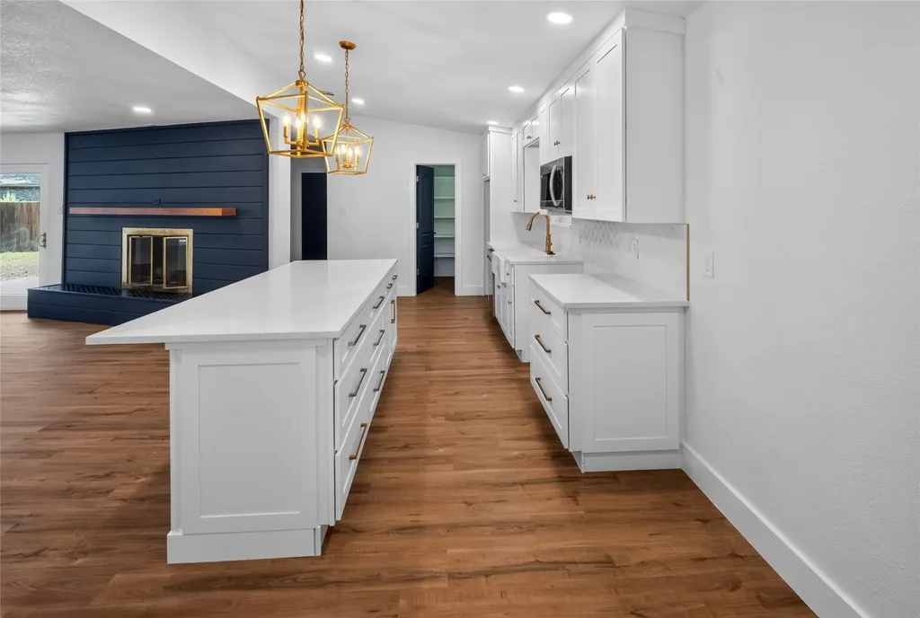 1708 High Point Circle Garland TX 75041