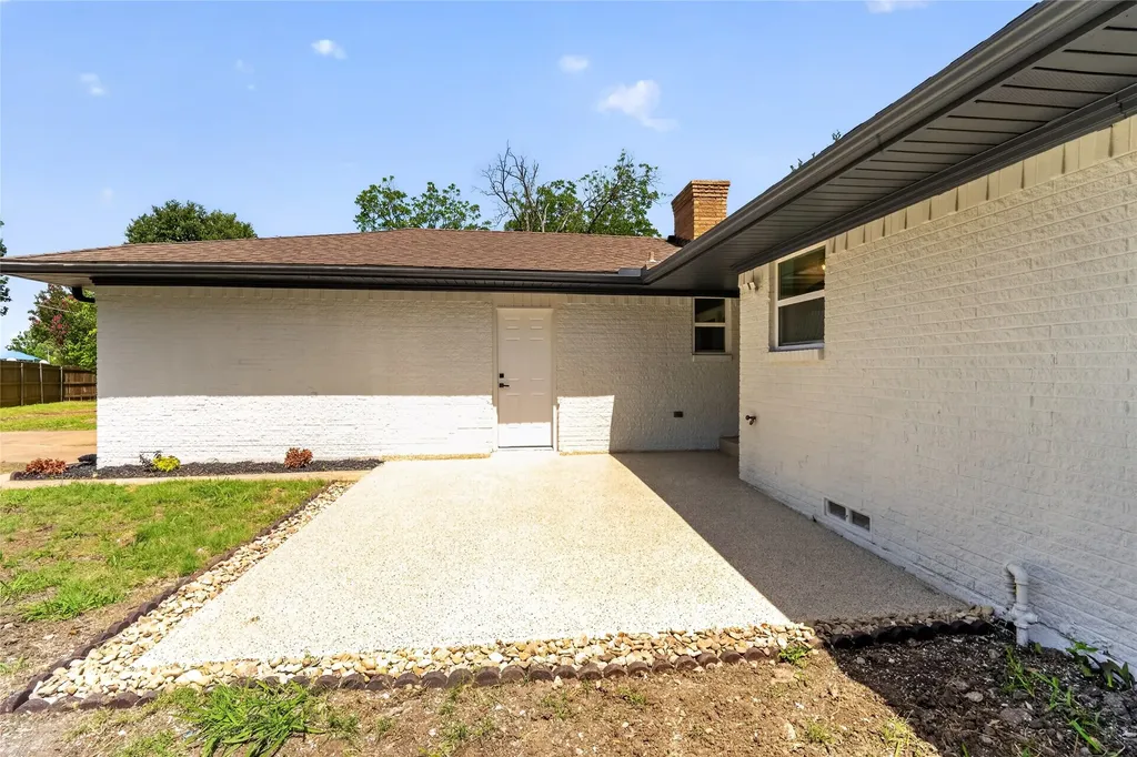 1708 High Point Circle Garland TX 75041