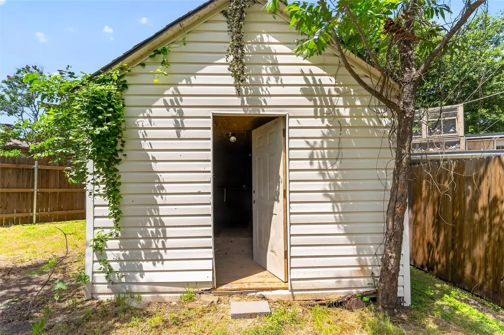 1708 High Point Circle Garland TX 75041