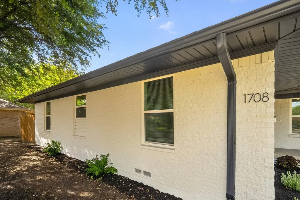1708 High Point Circle Garland TX 75041
