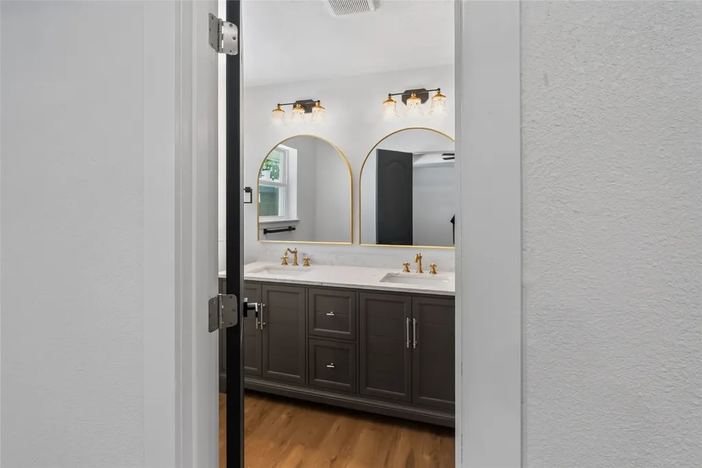1708 High Point Circle Garland TX 75041