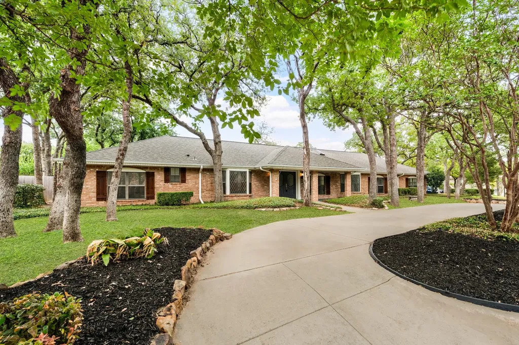 2 Lake Forest Drive Trophy Club TX 76262