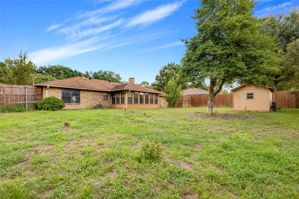 1609 Robin Street Mineola TX 75773