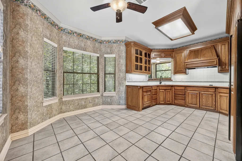 1207 Valley Trail Heath TX 75032