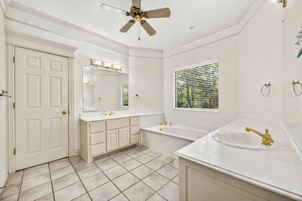 1207 Valley Trail Heath TX 75032