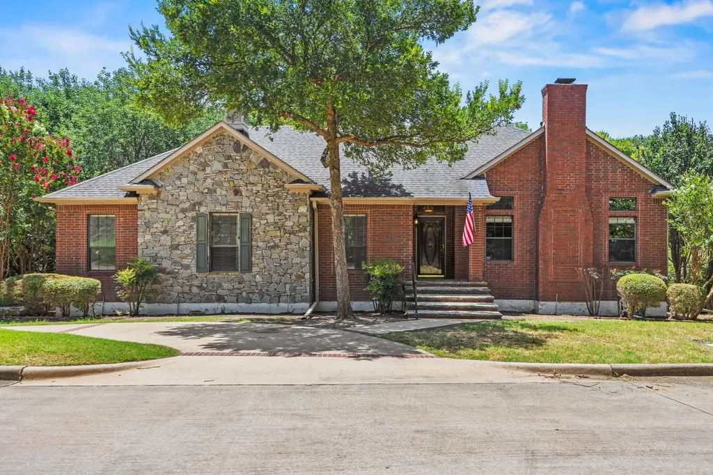 1207 Valley Trail Heath TX 75032