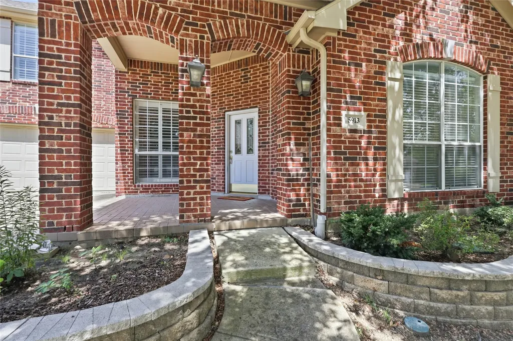 5913 Independence Court Rowlett TX 75089