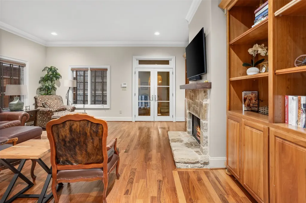 3637 Crestline Road Fort Worth TX 76107