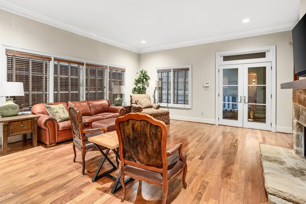 3637 Crestline Road Fort Worth TX 76107
