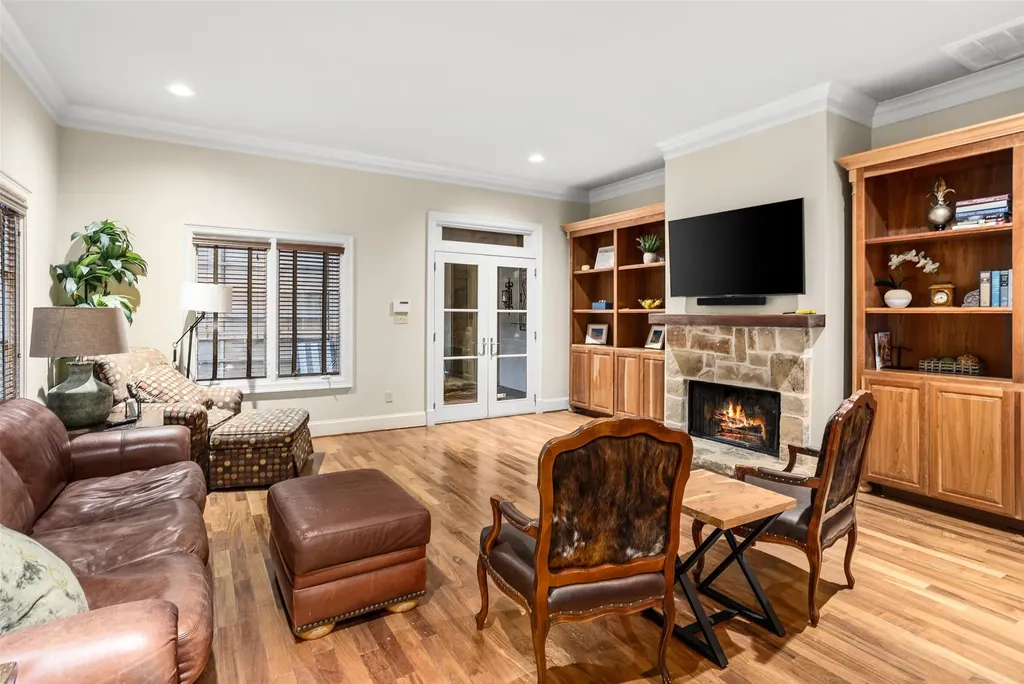3637 Crestline Road Fort Worth TX 76107