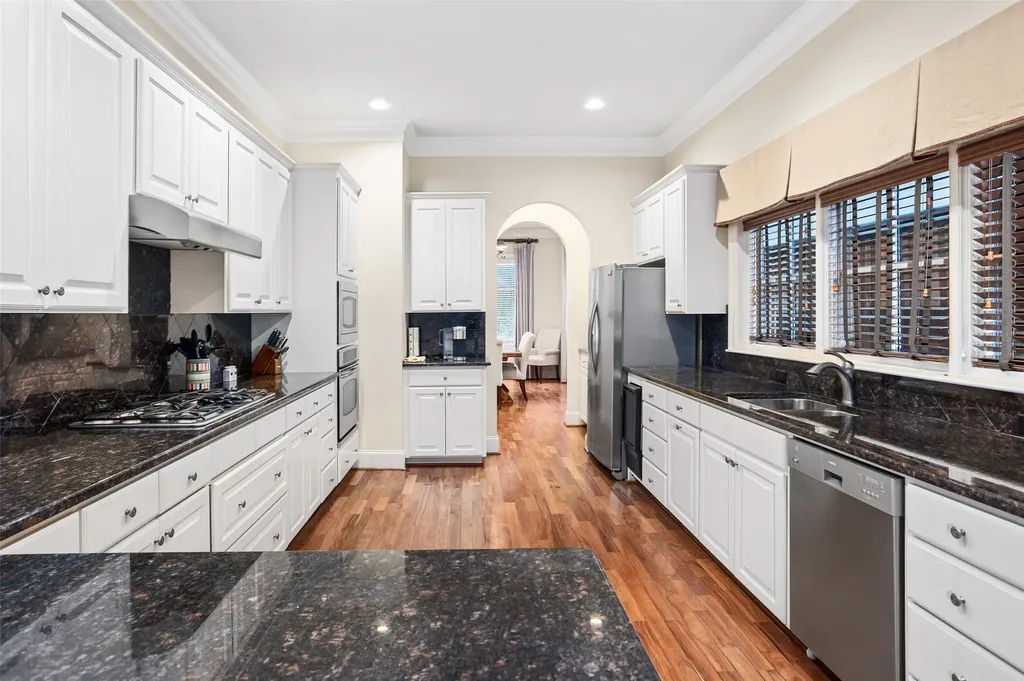 3637 Crestline Road Fort Worth TX 76107