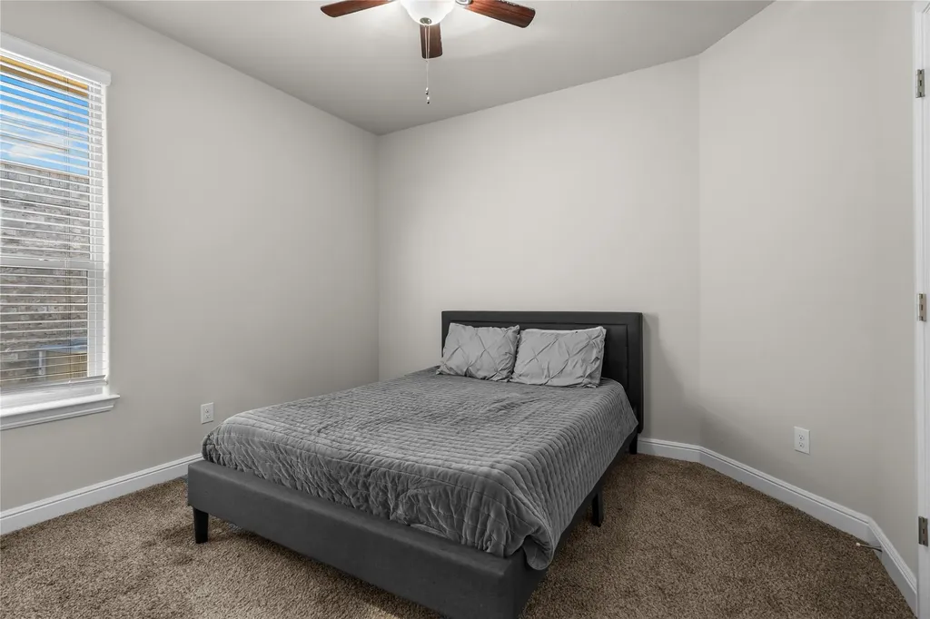 5525 Round Hill Road Denton TX 76210