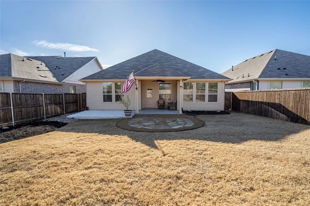 5525 Round Hill Road Denton TX 76210