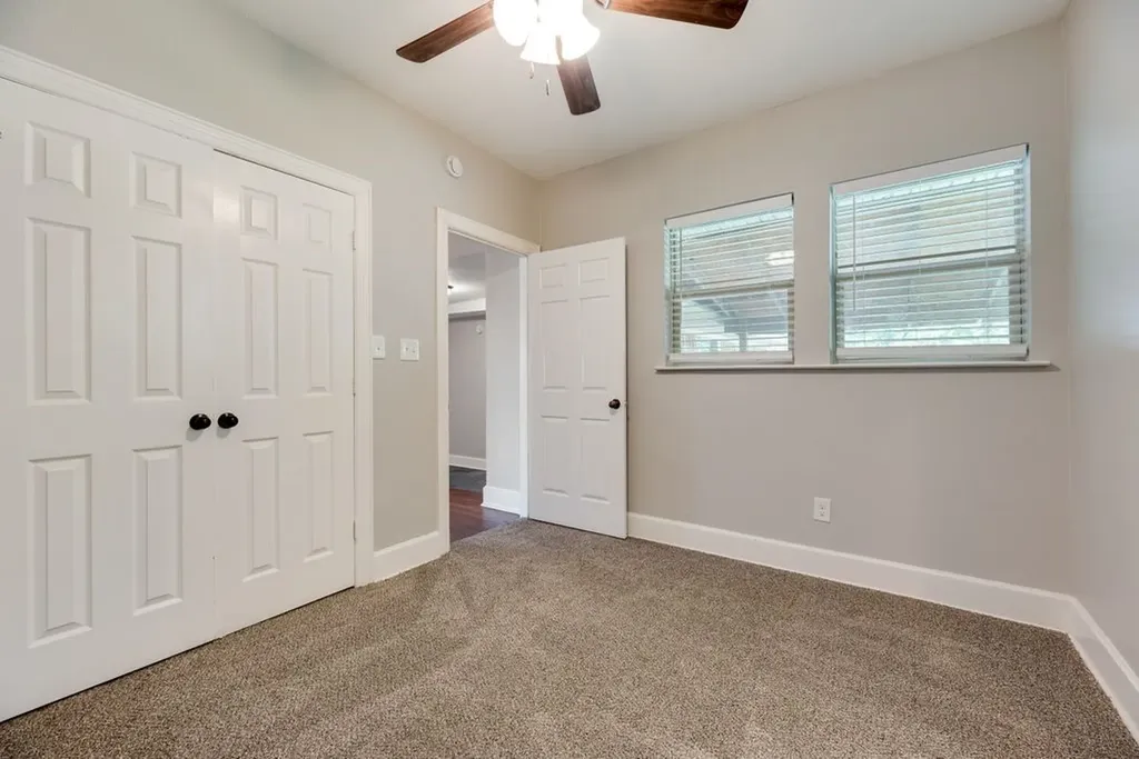 604 Casa Linda Street Ennis TX 75119