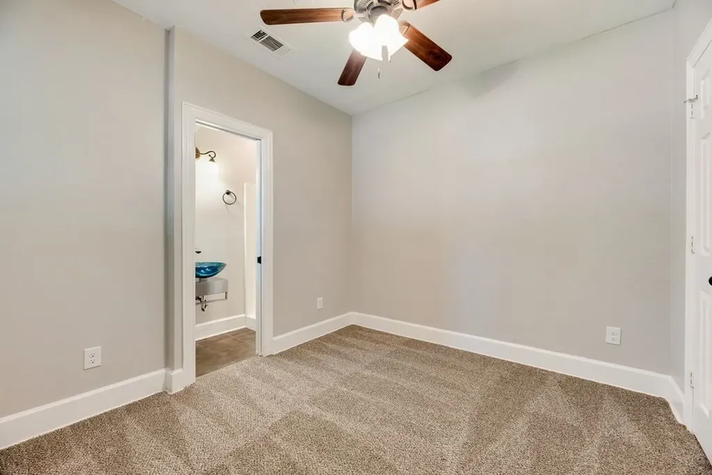 604 Casa Linda Street Ennis TX 75119