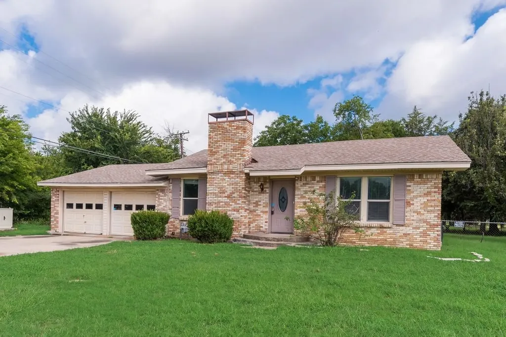 604 Casa Linda Street Ennis TX 75119