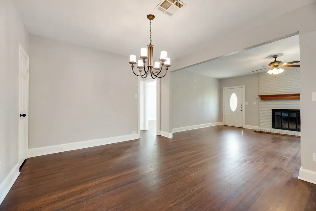 604 Casa Linda Street Ennis TX 75119