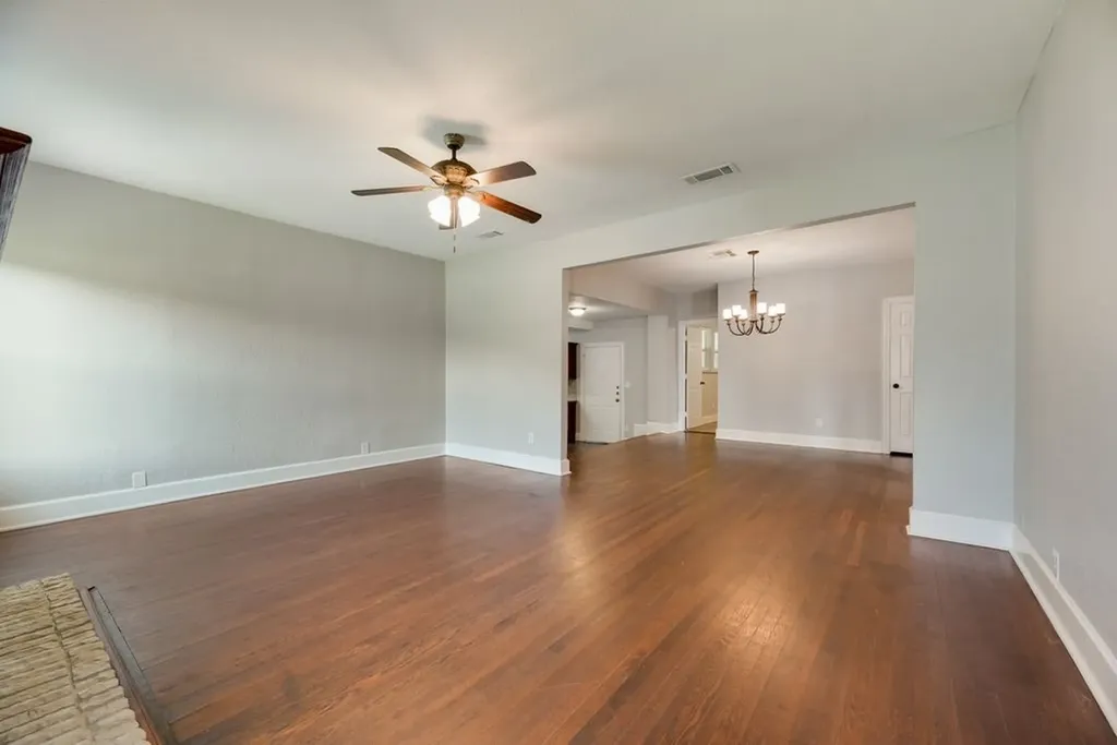 604 Casa Linda Street Ennis TX 75119