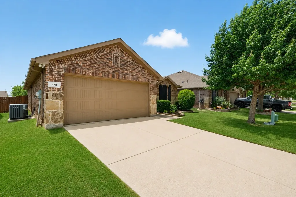 441 E Wishbone Lane Fort Worth TX 76052