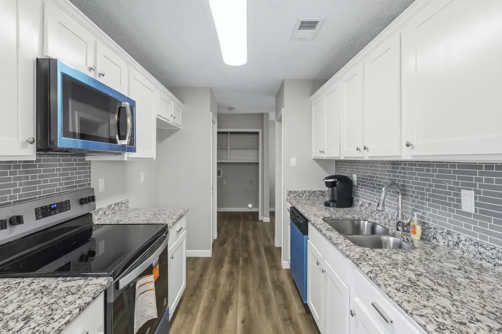 1803 Sherwood Place Carrollton TX 75006