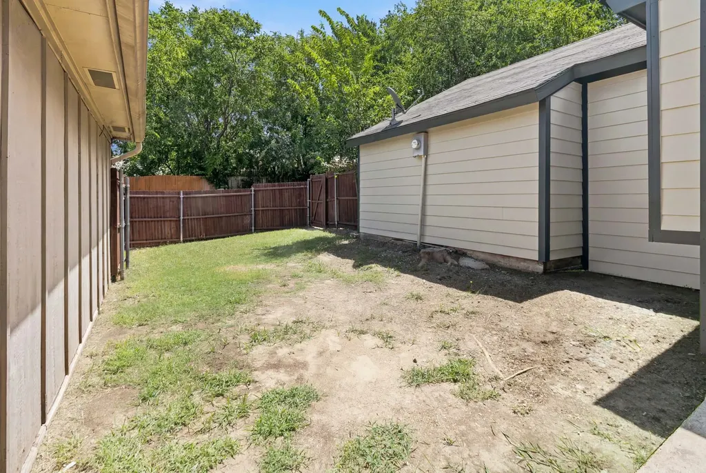 1803 Sherwood Place Carrollton TX 75006