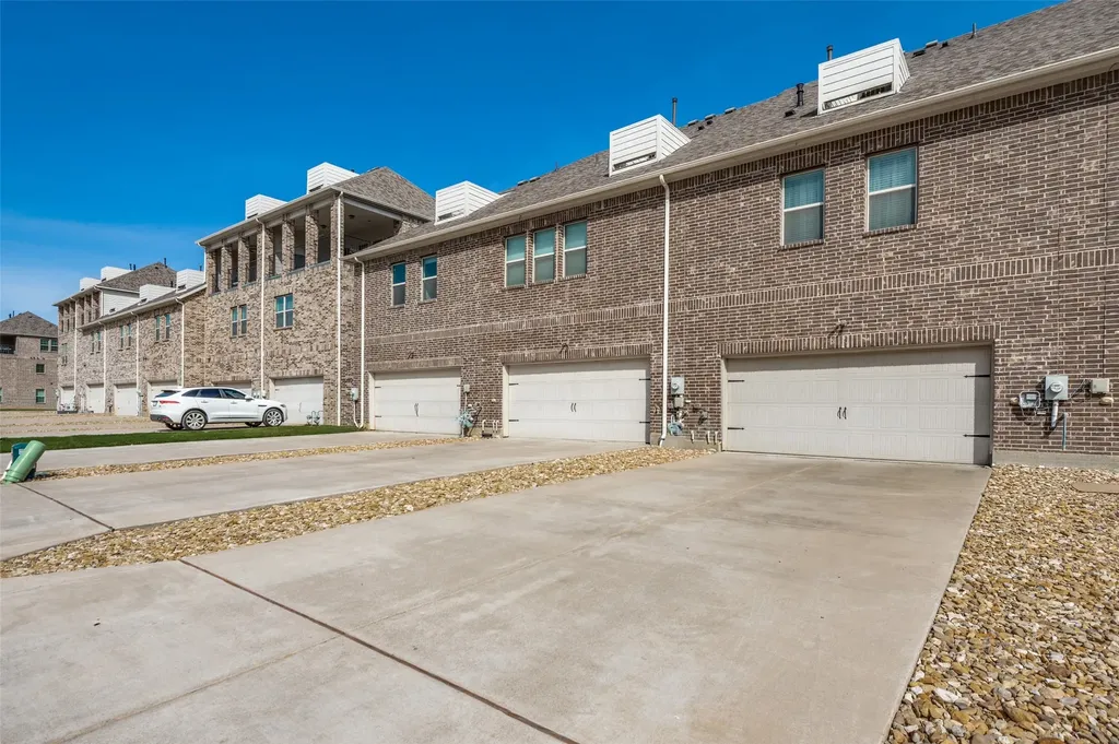 1560 Windermere Way Farmers Branch TX 75234