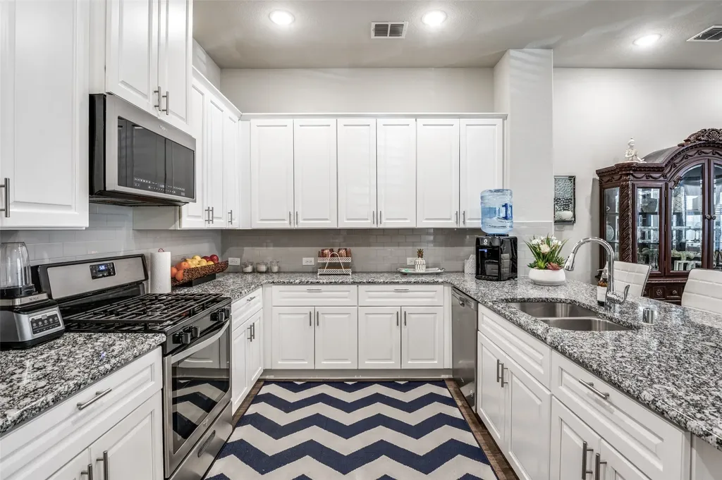 1560 Windermere Way Farmers Branch TX 75234