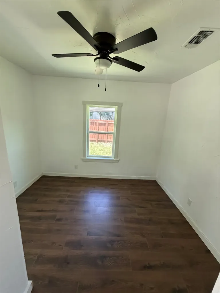 1212 Earl Street Commerce TX 75428