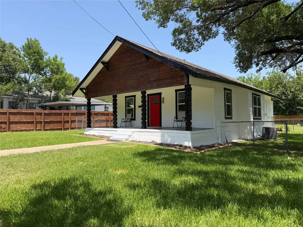 1212 Earl Street Commerce TX 75428