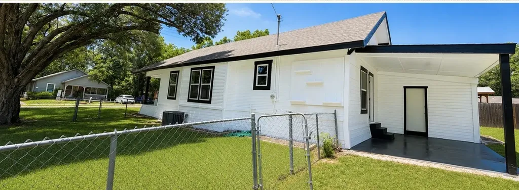 1212 Earl Street Commerce TX 75428