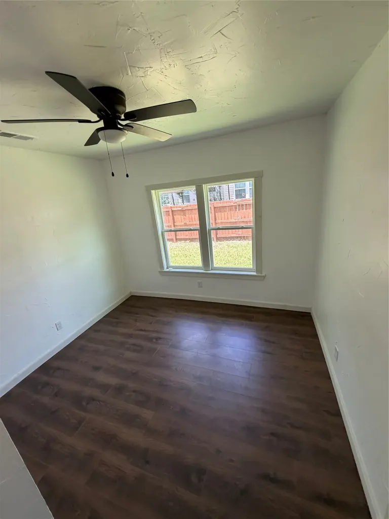1212 Earl Street Commerce TX 75428