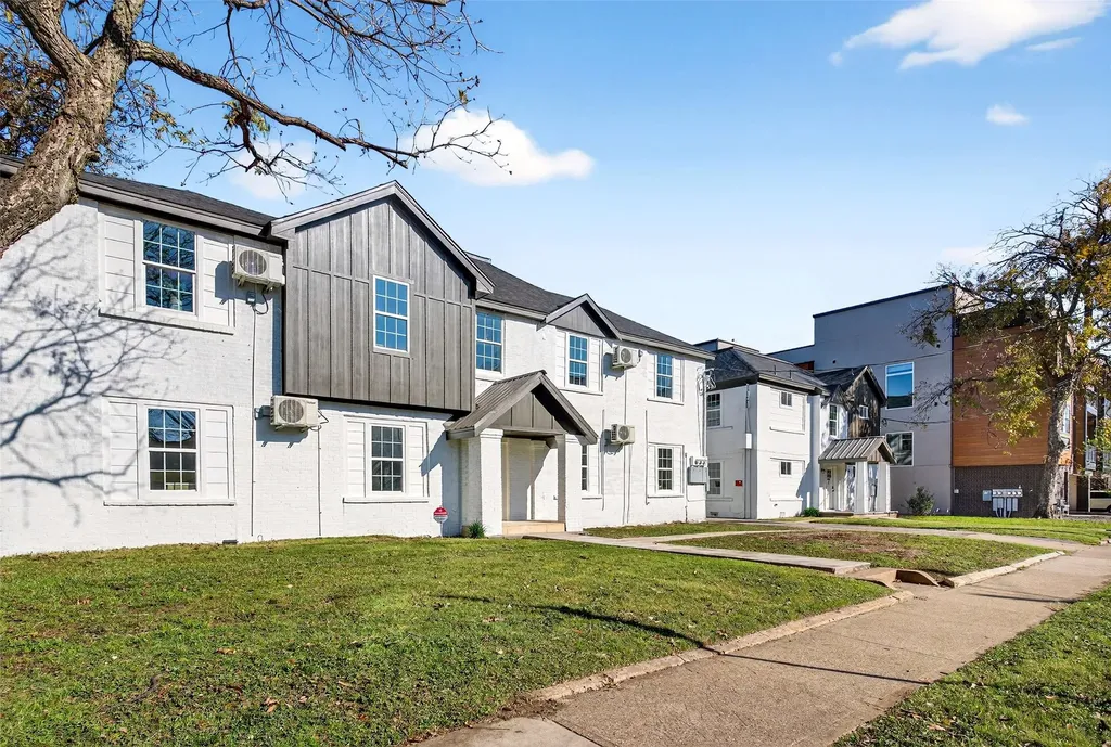 435 W 9th Street Dallas TX 75208