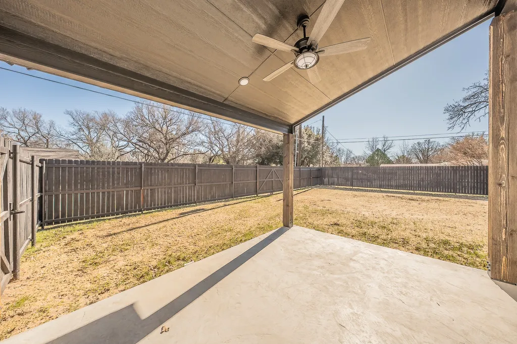 112 Stevens Street Bridgeport TX 76426