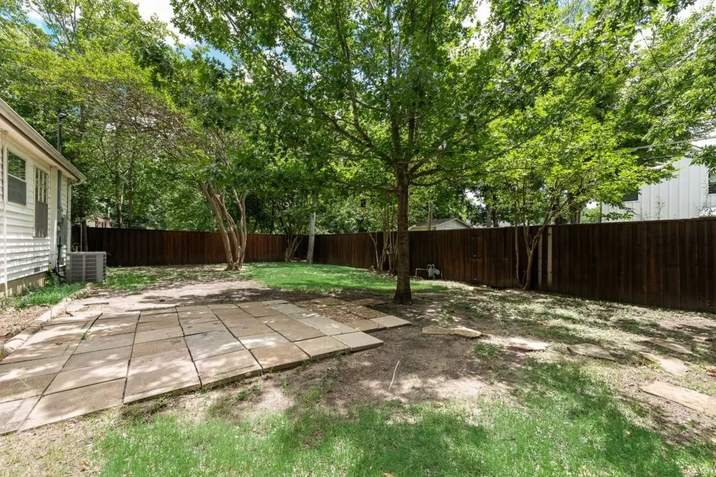 1223 Casa Vale Drive Dallas TX 75218