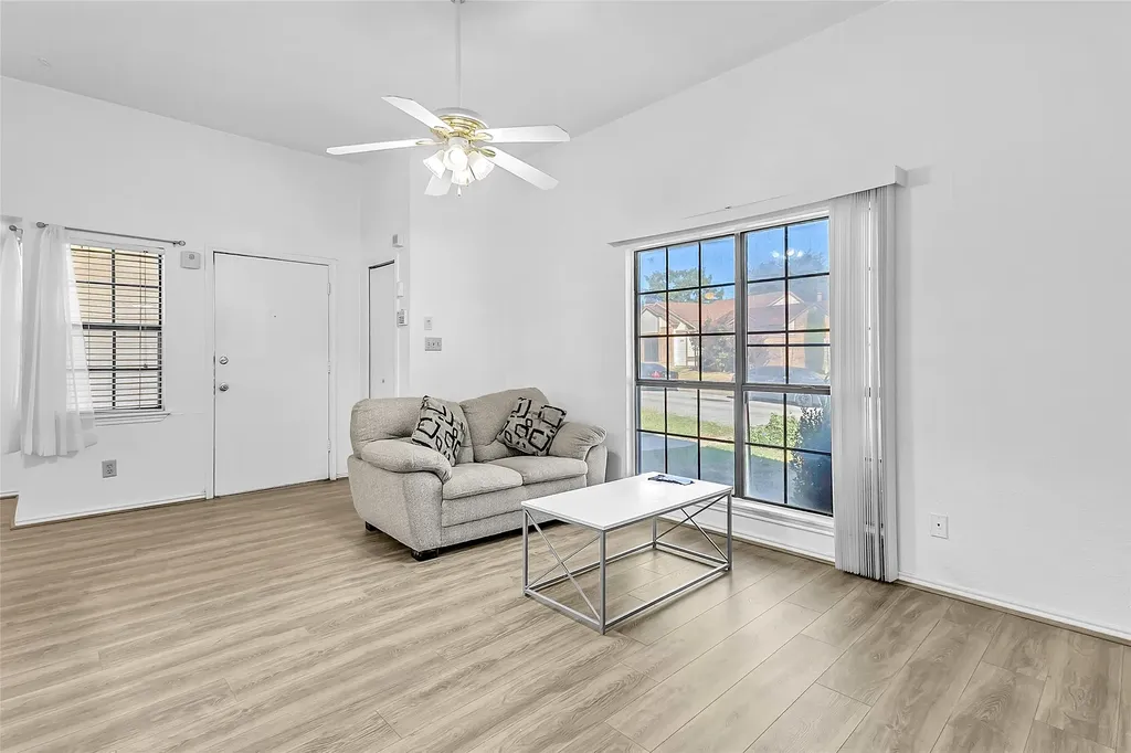 2440 Sunflower Drive Arlington TX 76014