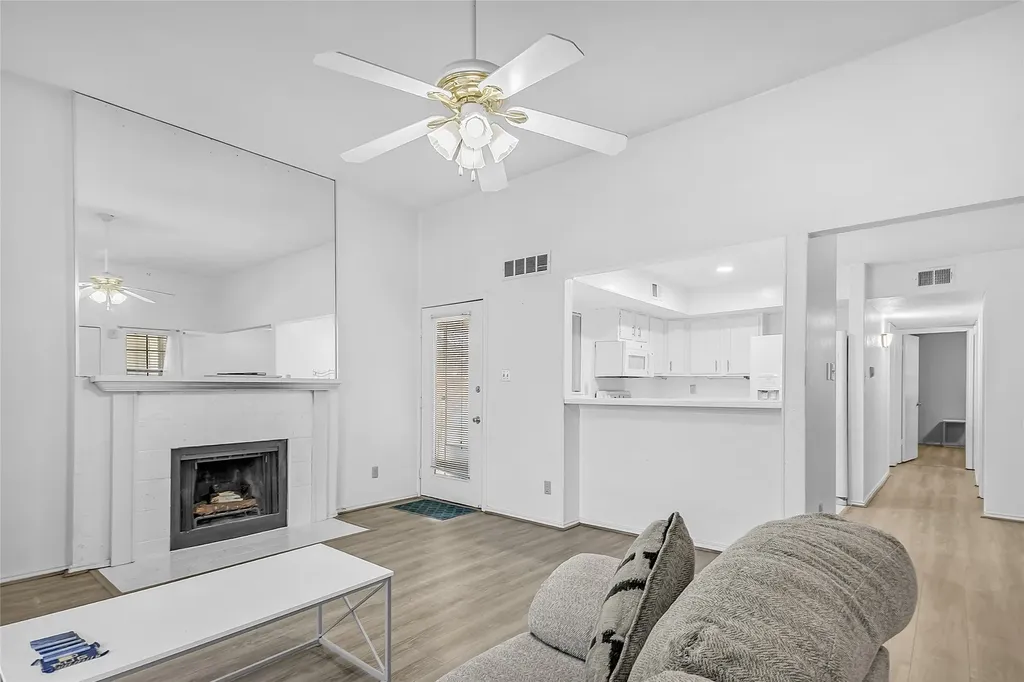 2440 Sunflower Drive Arlington TX 76014